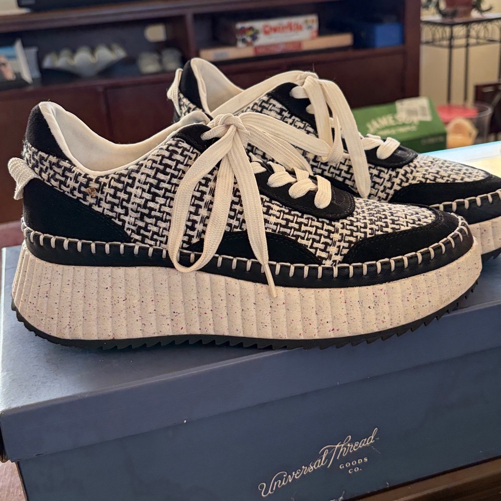 Universal Thread Persephone Platform Sneakers - Black & White - Picture 4 of 5